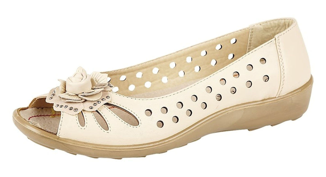 Boulevard L515 Ladies Punched Flower Open Peep Toe Summer Casual Sandals Beige