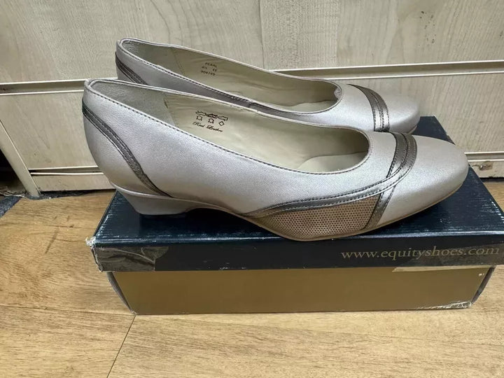 Wide Fitting Shoes