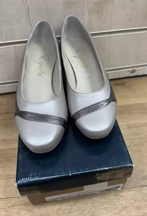 Wide Fitting Shoes