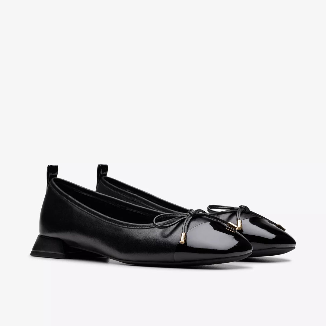 Clarks Signature Ladies Leather/ Patent Combination Dolly Low Heel Court Shoes Black/Black Patent