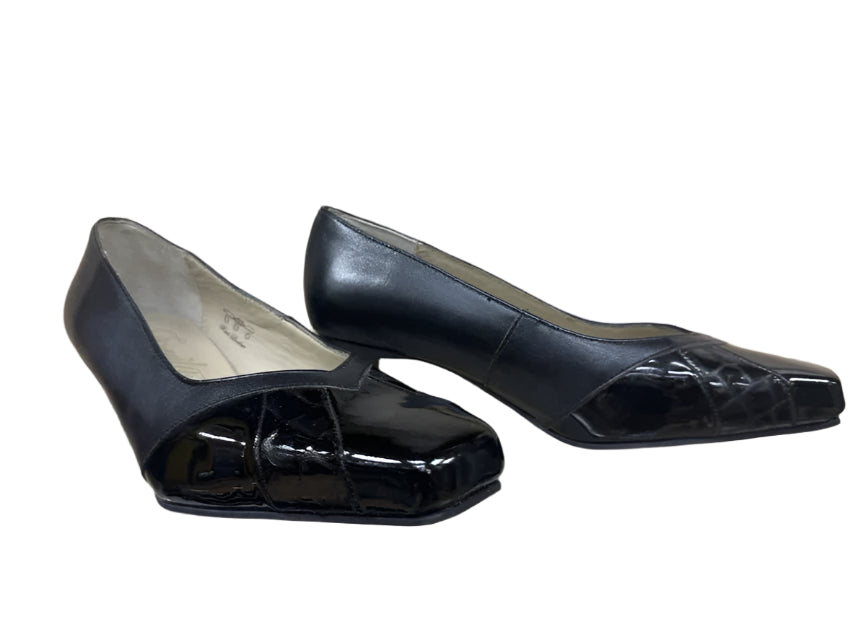 Equity Alicia Wide Fitting EE Leather Vintage Court Shoes Black Leather/ Patent Uk 4